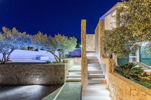 Family friendly villa, close to Trogir and Split