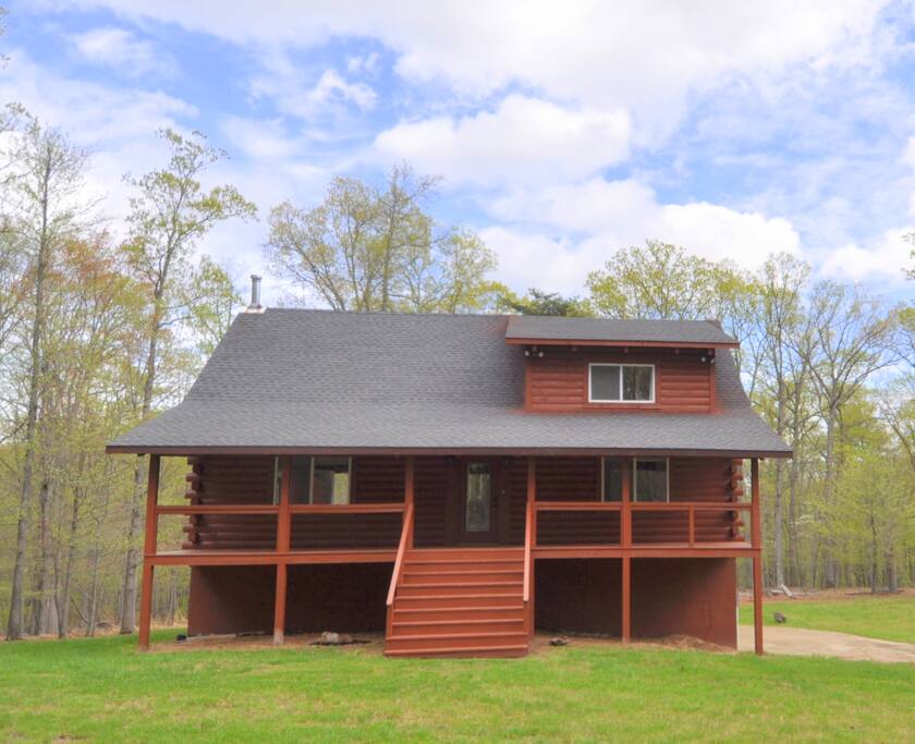 Hawk View - A Charming Mountain Getaway!