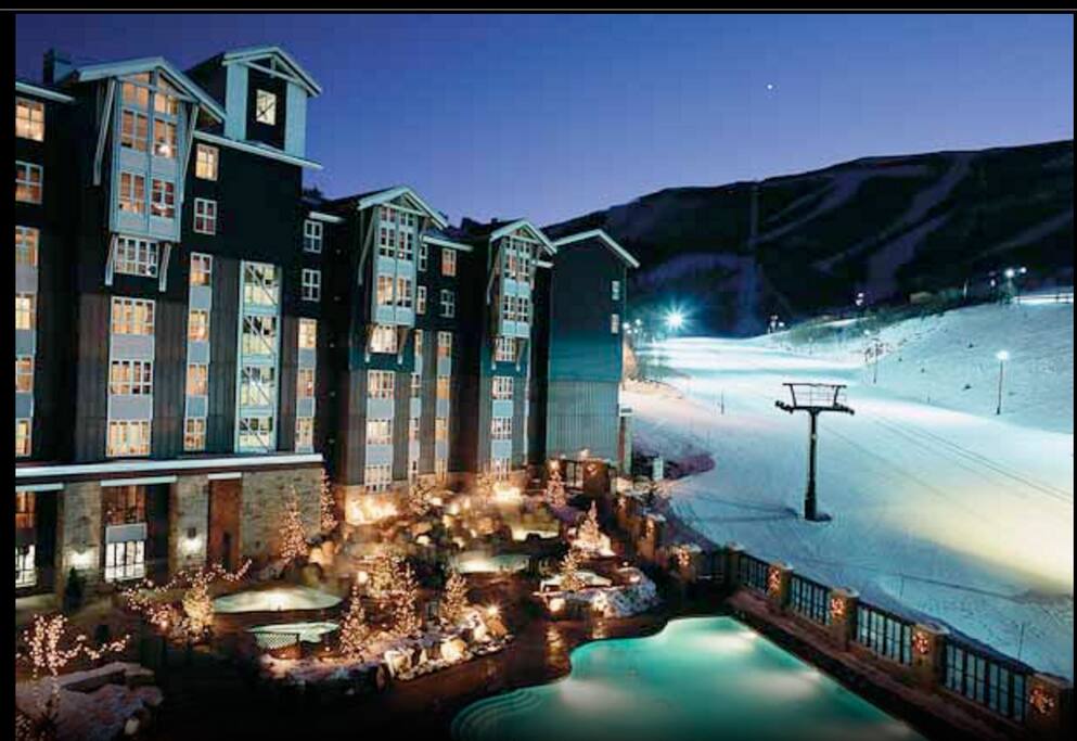 Night ski-ing and night jacquzzi