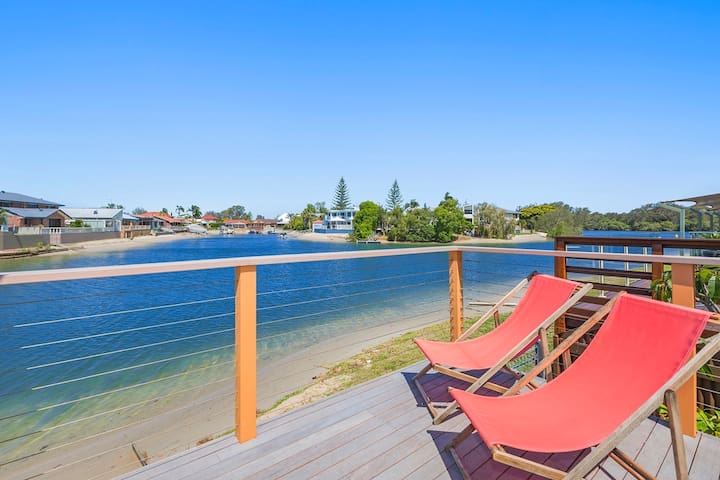 ESTUARY RETREAT – WATERFRONT GETAWAY ON THE TWEED