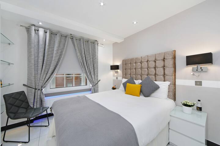 Spacious Four-Bedroom Apartment Near Oxford Street gallery image 5