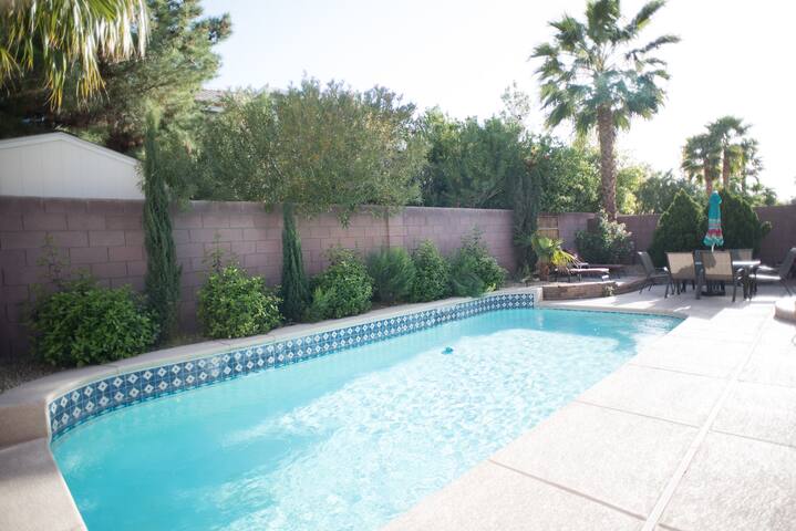 Palm Villa: Private Pool, Ping Pong, 3300 sq ft gallery image 2