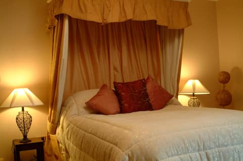 Netley Hall Estate - Peach Tree Cottage