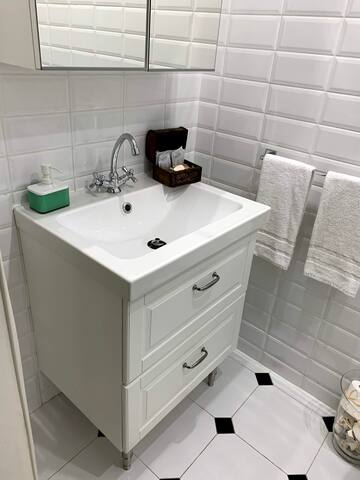 Family Flat Near Ramblas Barcelona 2 rooms gallery image 5