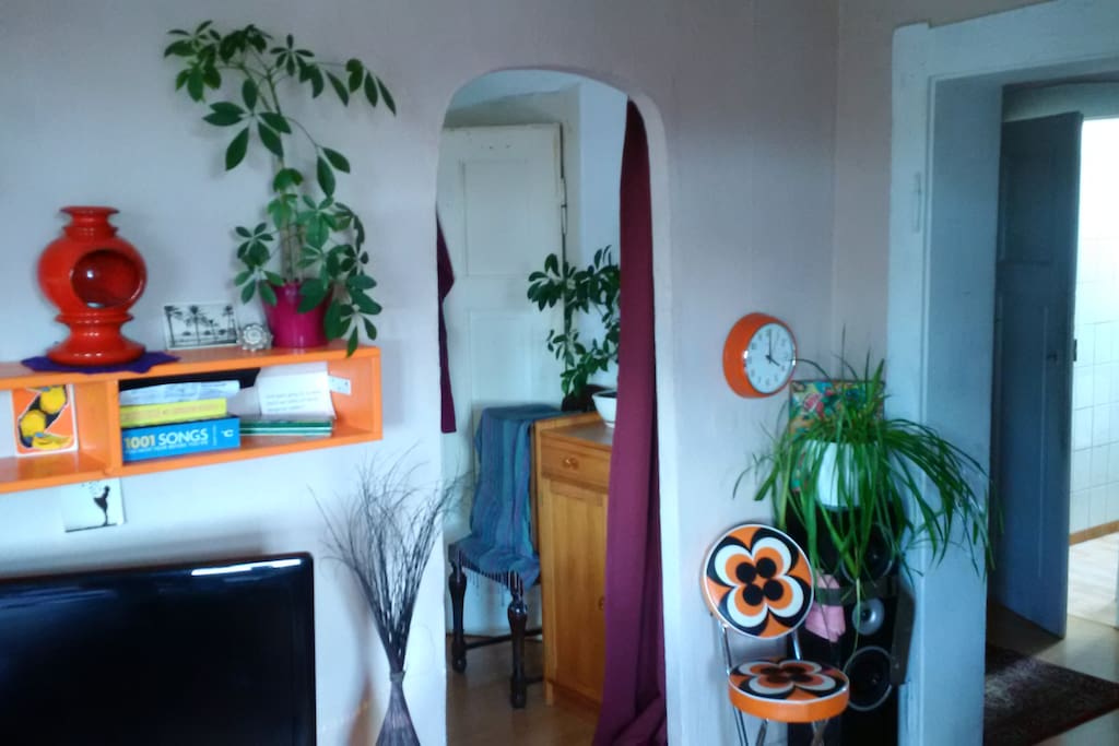 Wohnzimmer II-Offener Durchgang zu Schlafzimmer und Flur