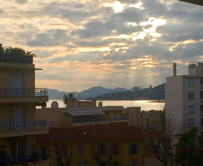 Coucher de soleil sur la mer - vue de la terrasse