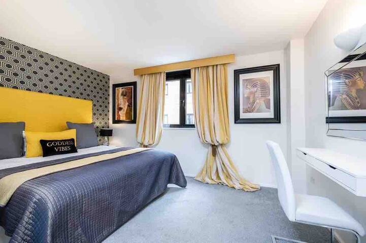 Modern 2 bedroom in South Kensington/Knightsbridge gallery image 2