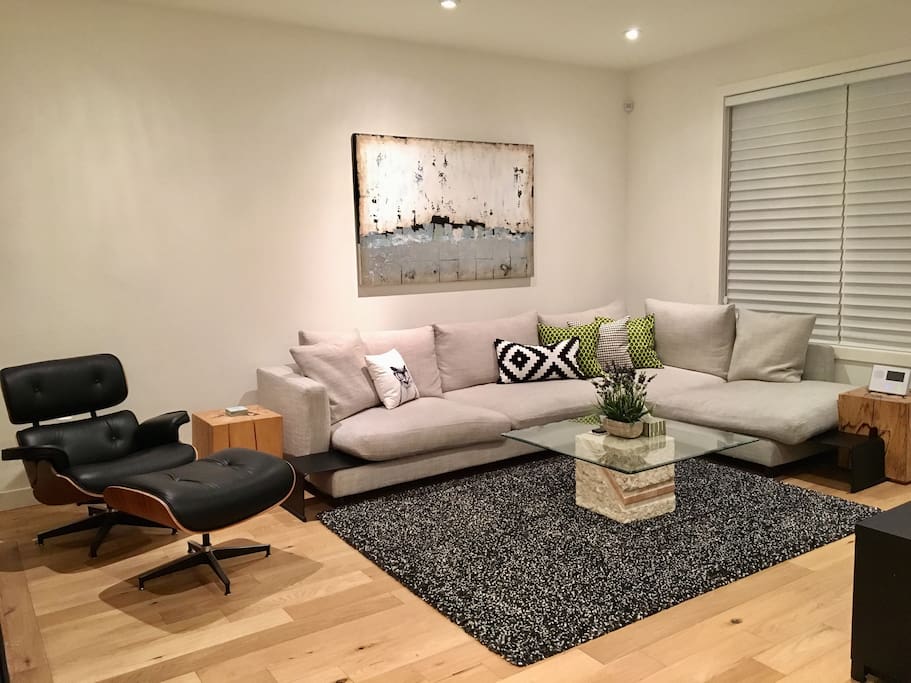 Shared Living Room with Big Screen TV (Cable & Netflix Included)