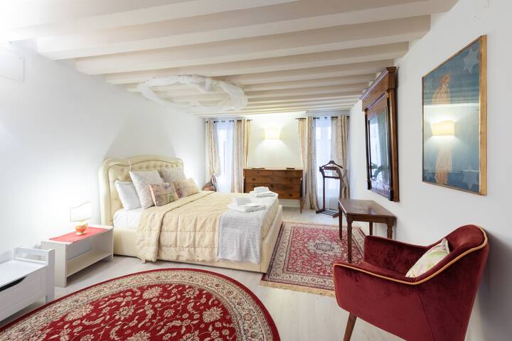 Cà del Carro Family Apartment the Heart of Venice gallery image 4