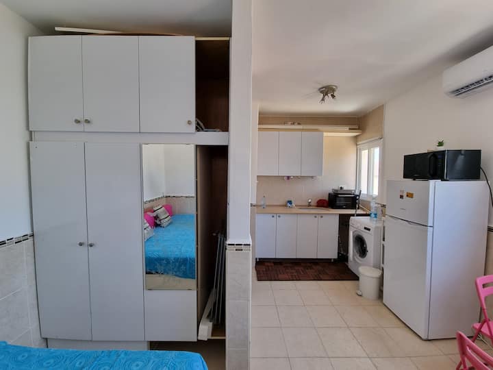 Beautiful bright studio in the center of Netanya close to everything