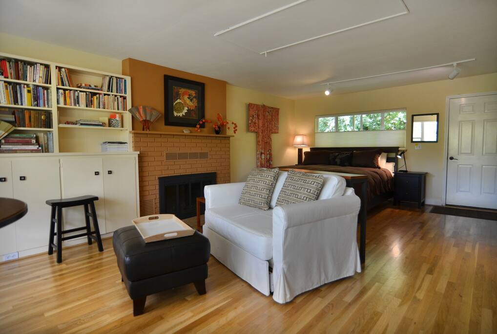 Elegantly furnished with King size bed and converting couch.