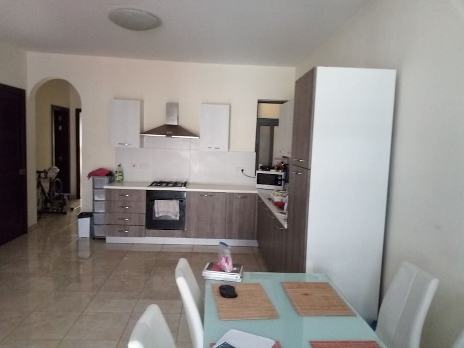 living room/kitchen