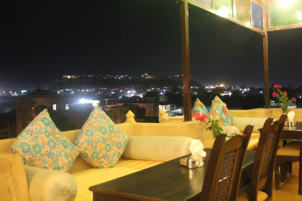 The view of the Fort from the rooftop during the night!