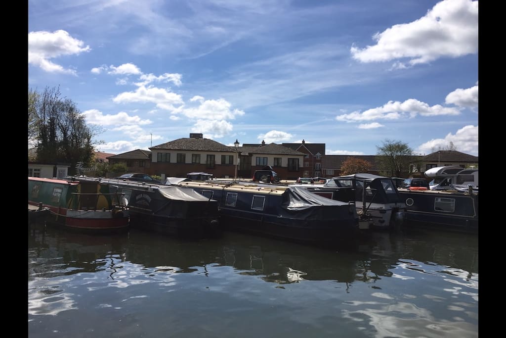 Apartment with views over the canal