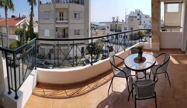 Nefeli Suite - Beautiful Salt Lake View Apartment. - Larnaca