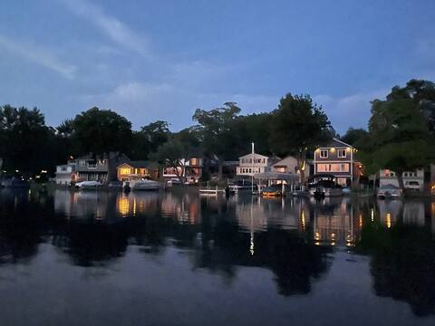 Lake Side Cottage - Summer or Winter Escapes