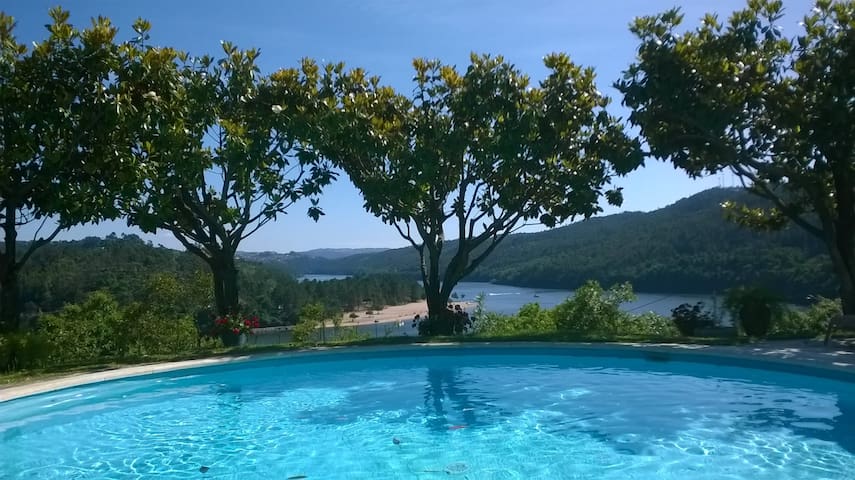 Douro Charming Chalet gallery image 2