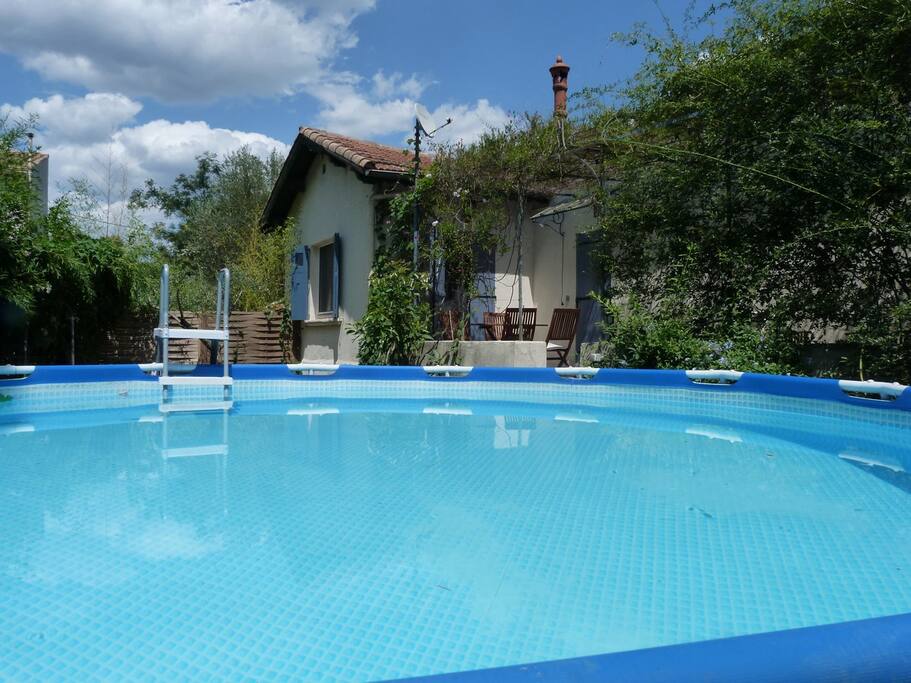La maison et la piscine