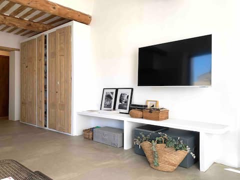 Airbnb performant: Secret terrasse old town. authentic Provence stay. à L'isle Sur La Sorgue
