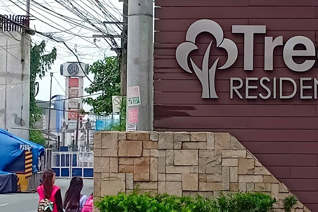 walking distance to SM Fairview, Fairview Terraces Ayala Mall, Robinson Mall