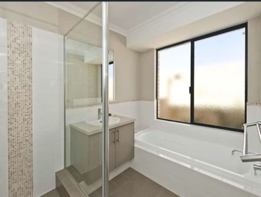 2nd Bathroom