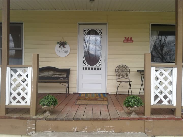 Shinbrier Cottages guest house lodging in Bramwell Houses for Rent in