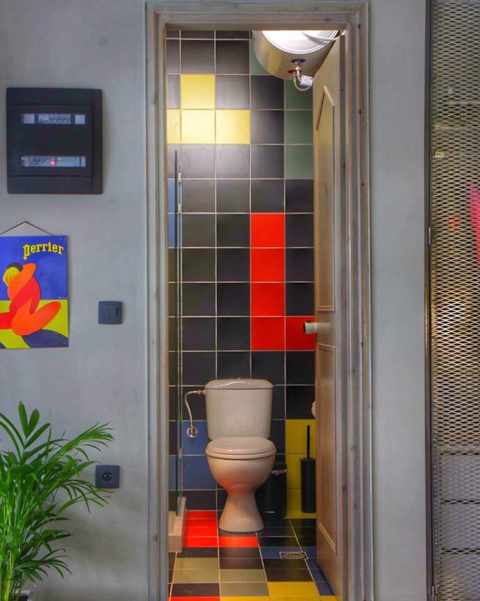 Retro Studio - Tech Facilities