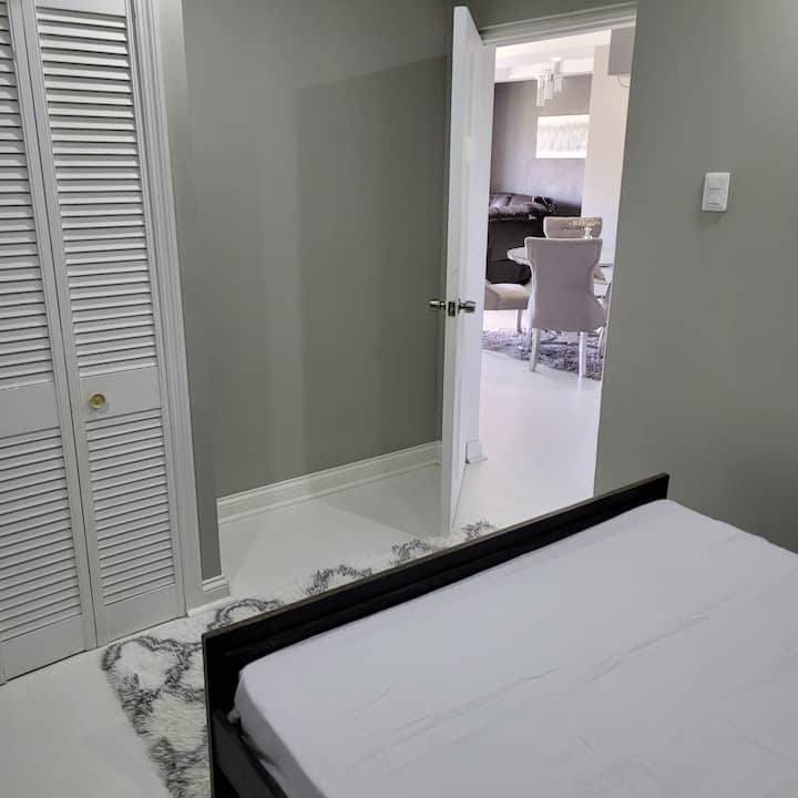 Ხედი საძინებლიდან #2.