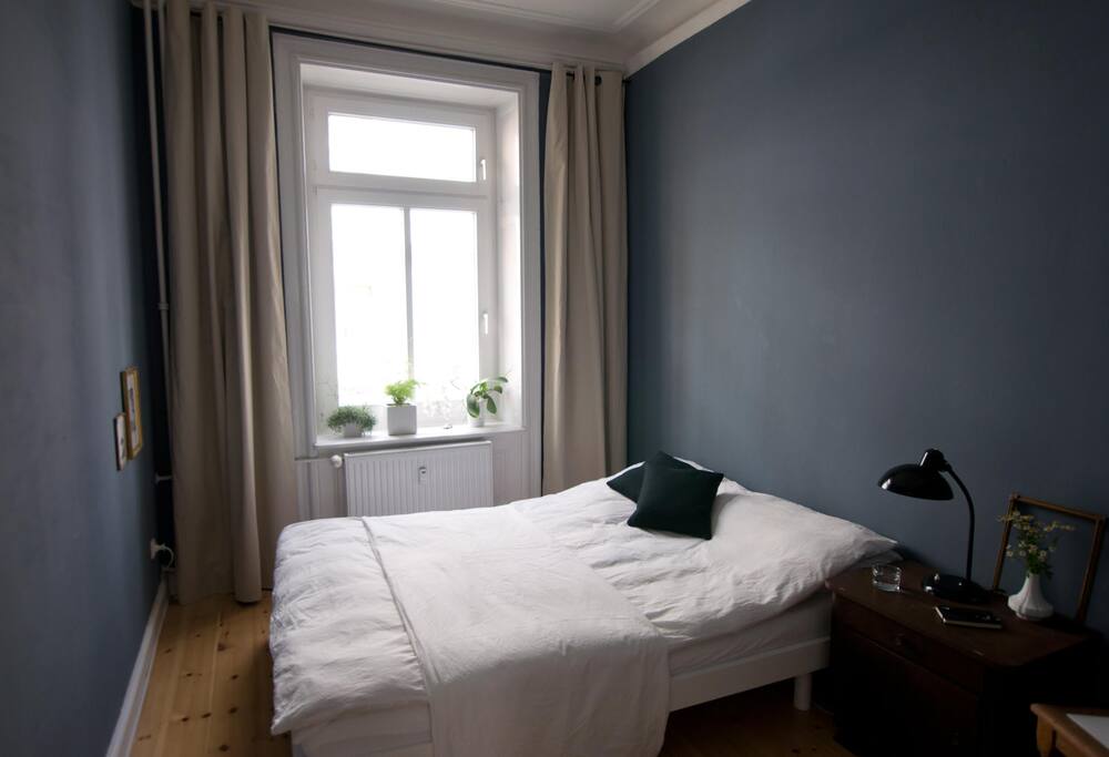 Schlafzimmer 1