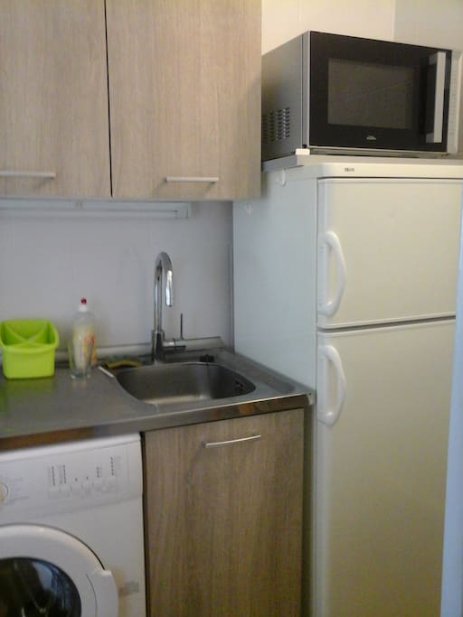 coin cuisine,avec lave linge, frigo congel. Four multifonc.