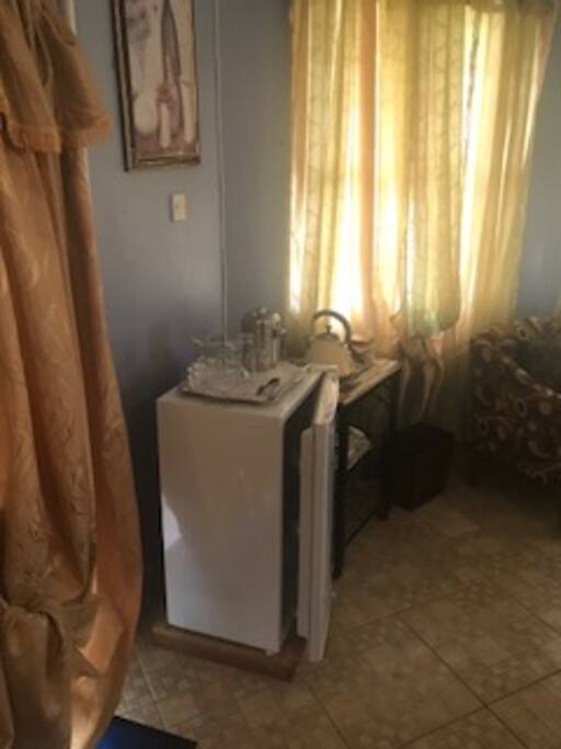 Suite Small Fridge & Kettle