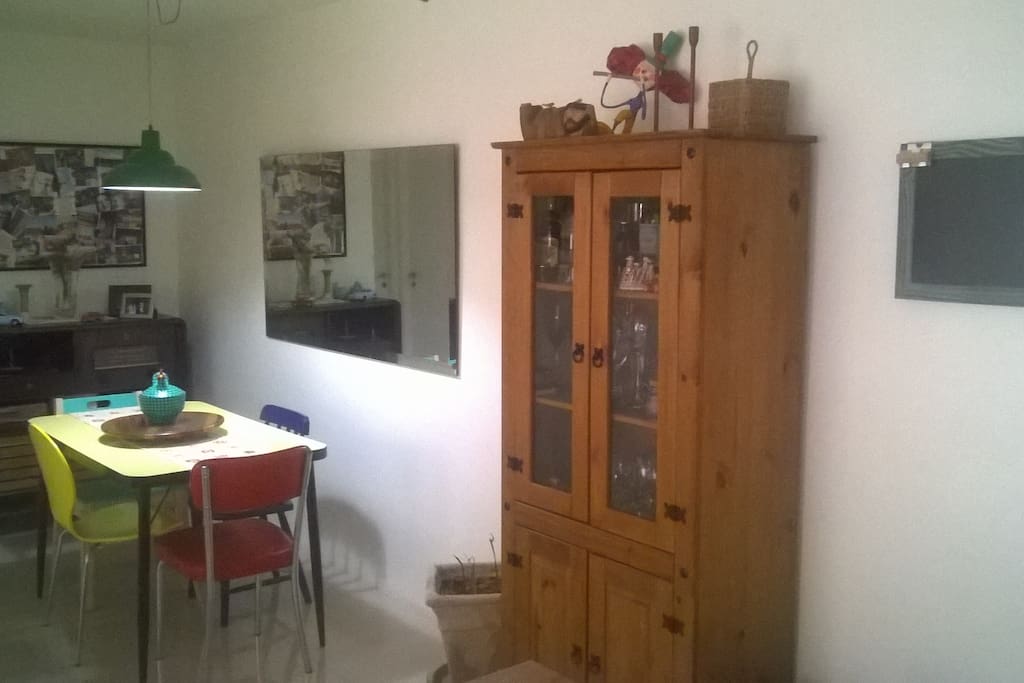 sala de jantar (foto tirada da cozinha americana)