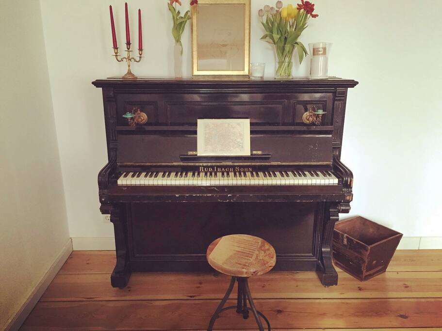Vintage Piano