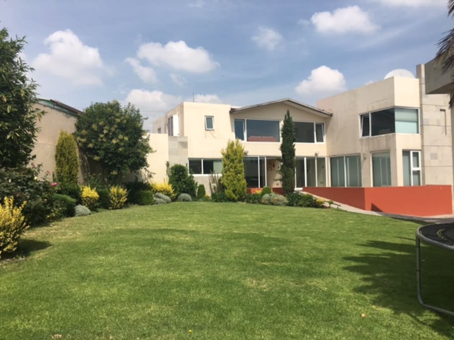 Jardin Amplio