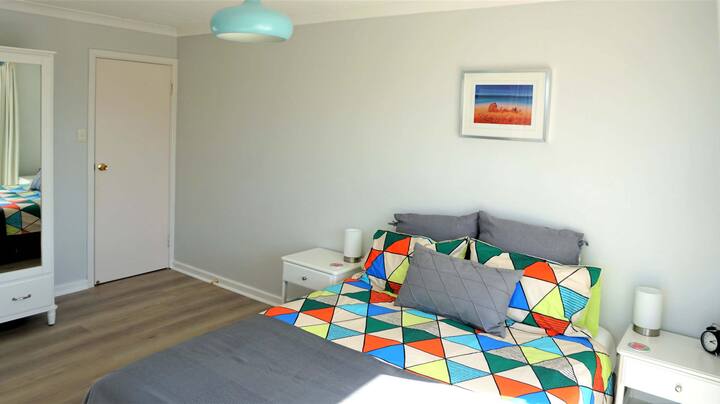 غرفة النوم رقم 2 - سرير بحجم وسط