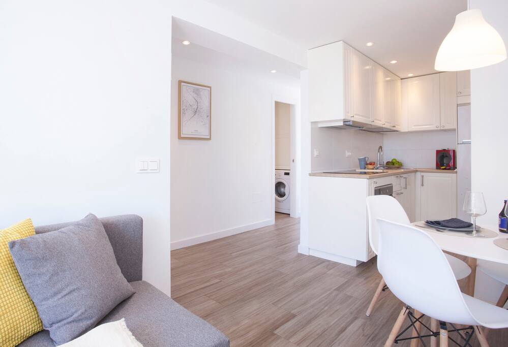 “I had a great stay in this apartment. Very clean and brand new.
The apartment is close to the beach and the restaurants at Plaza de Los Naranjos.
The host was easy to communicate with and I would go back again next time I visit Marbella”
Karina - Apr 2017