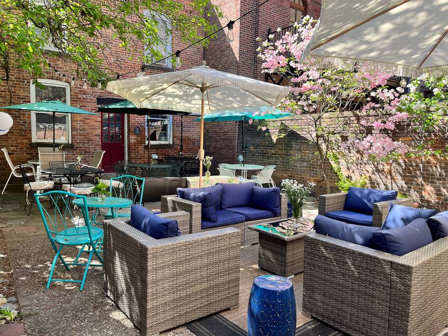 Airbnb Whimsical Carriage House Studio