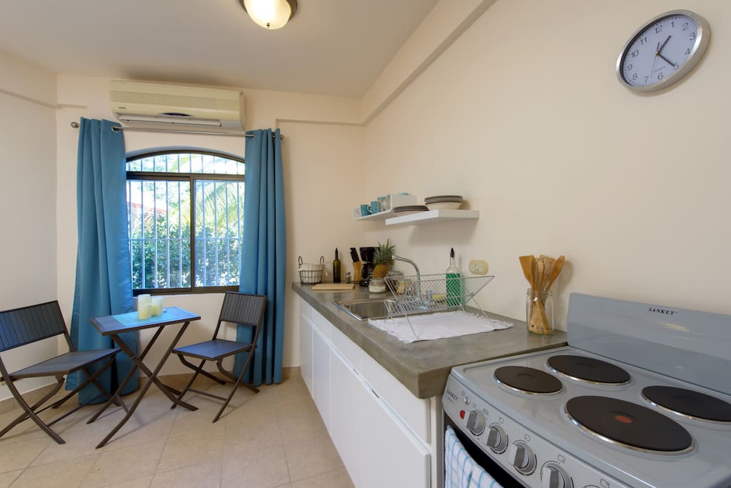 -Wonderful apartment. Perfectly furnished and extremely well equipped.
-Brian