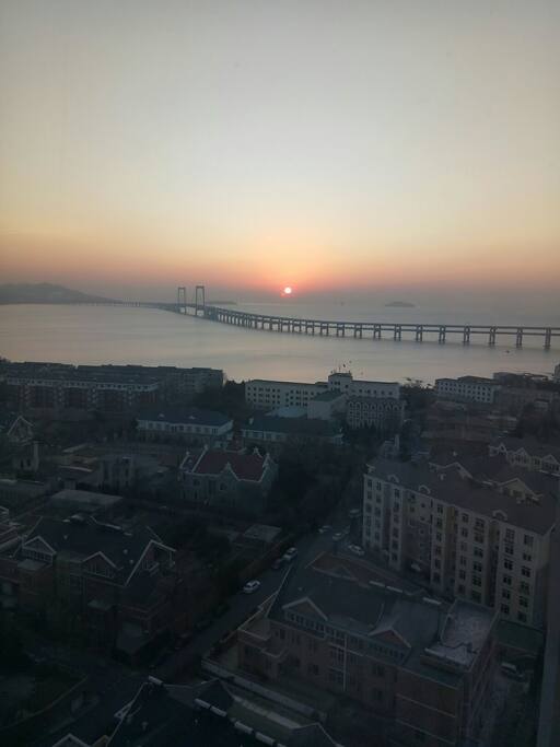 红日渐渐升起,不要眨眼,各种渐变的色彩稍纵即逝