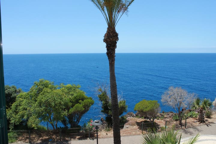 Entire home with 3 bedrooms in Funchal - Ocean view apartment