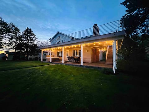 Gorgeous Lakefront-Hot Tub-Fire Pit-Kayaks & SUP