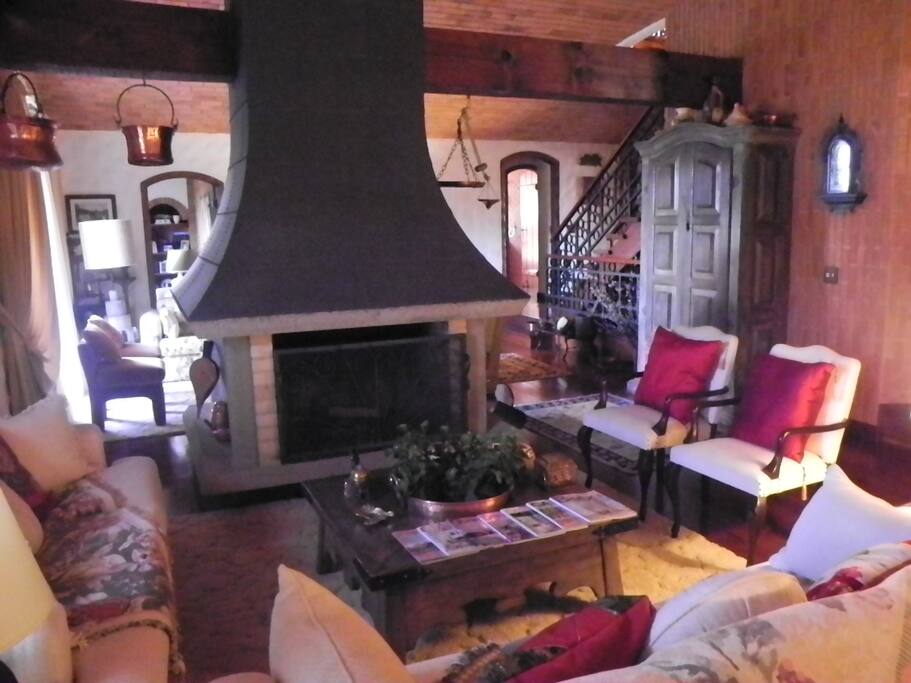 Sala de Estar com Lareira