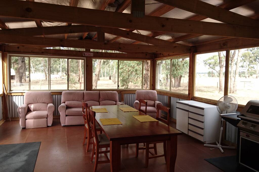 BBQ, outdoor eatery