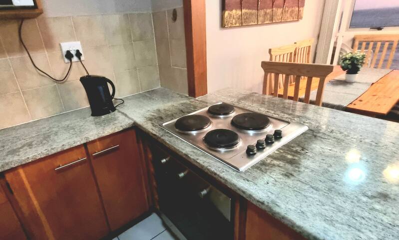 11th floor Seafront Apartment gallery image 2