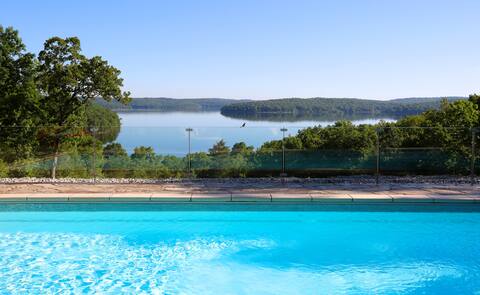 Luxury Lakeview Lodge Sleeps 30 with Heated Pool.