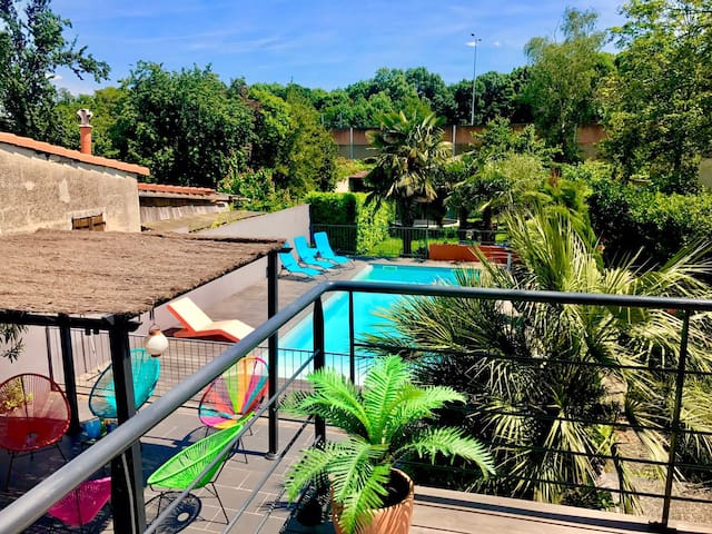 MAISON DE CHARME AVEC PISCINE.