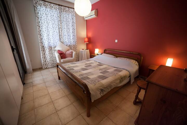 غرفة النوم 1