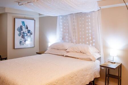 Simple West End 1 Bedroom Flat with parking