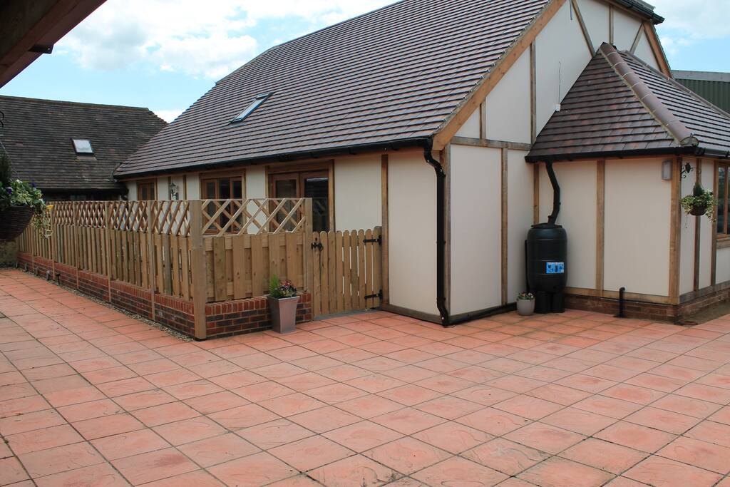 Flint Barn rear with enclosed patio