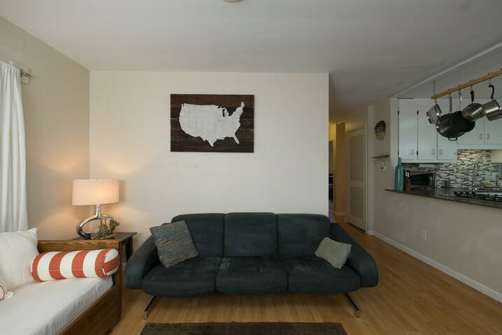 Mountain location. Five minutes to downtown gallery image 5